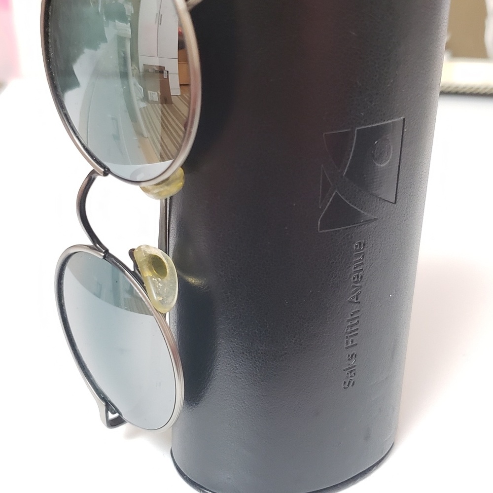 Saks Fifth Avenue shades